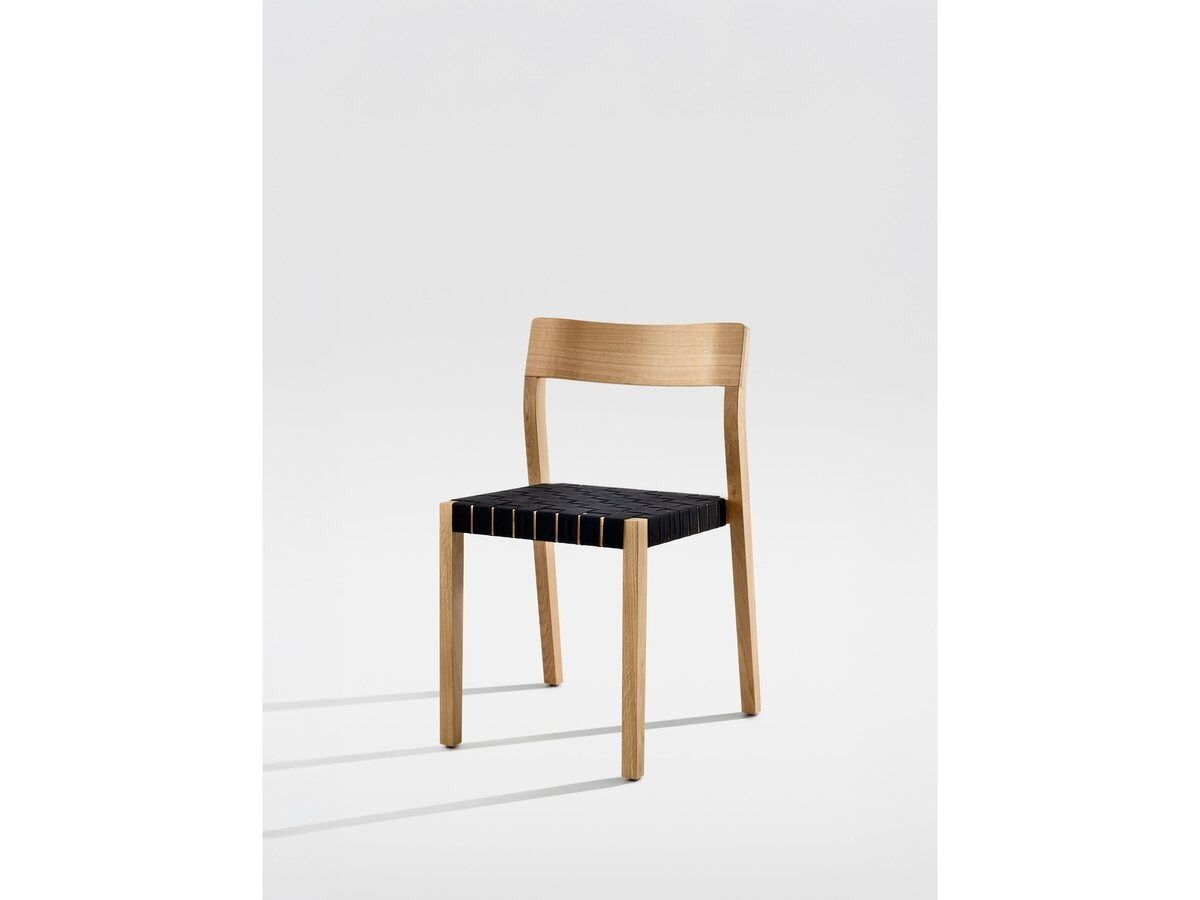 Prototype with a woven seat